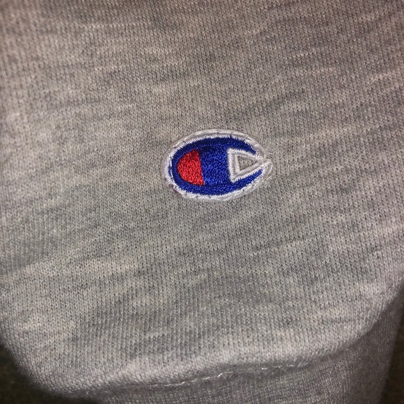 Champion Grey Crewneck Sweater - Picture 3 of 4